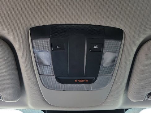 Used 2023 Kia Sorento LX image 16