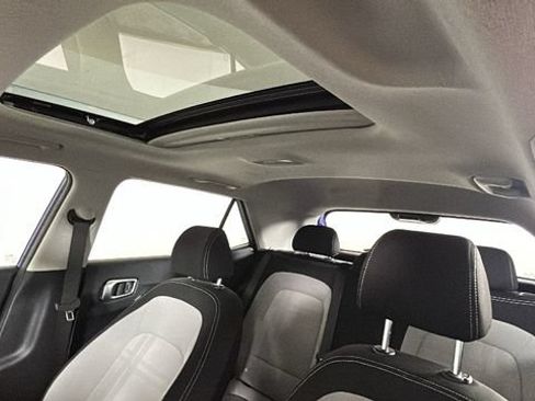 Certified 2023 Hyundai Venue SEL w/ Cargo Package FWD image 12