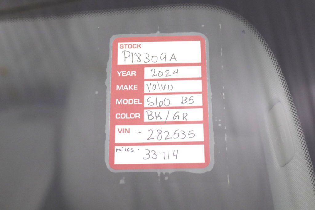 Used 2024 Volvo S60 B5 Plus AWD/4WD image 31
