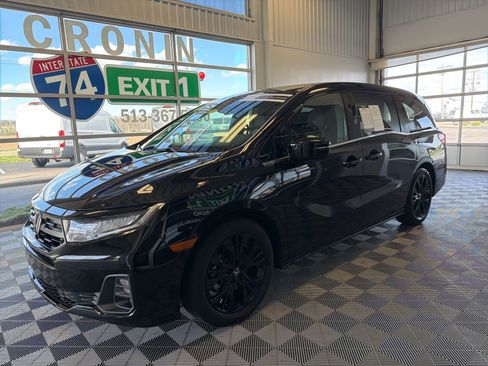 Used 2025 Honda Odyssey Sport-L image 3