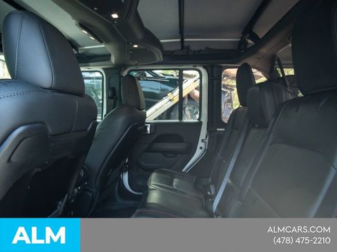 Used 2025 Jeep Wrangler Unlimited Rubicon w/ Convenience Group AWD/4WD image 14
