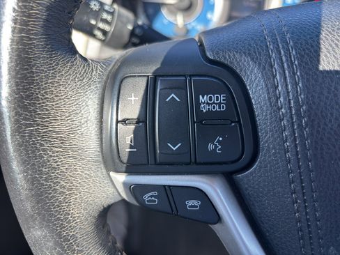 Used 2017 Toyota Sienna XLE w/ XLE Navigation Package image 9