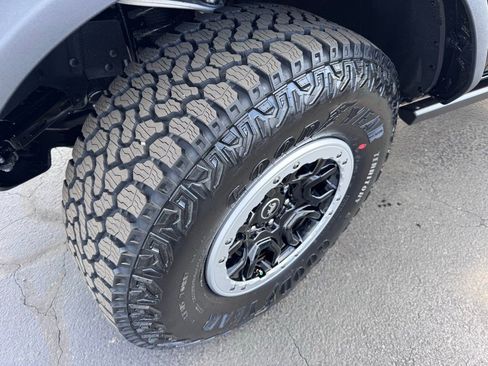 New 2025 Ford Bronco Badlands w/ Sasquatch Package image 14