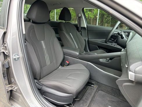 Certified 2024 Hyundai Elantra SEL FWD image 9