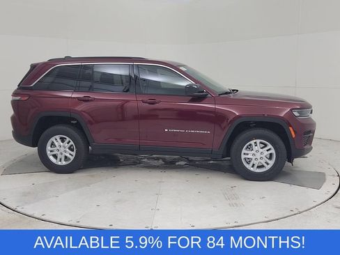 New 2025 Jeep Grand Cherokee Laredo image 17