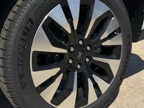 New 2025 Ford Expedition Platinum w/ Driver's Package image 41