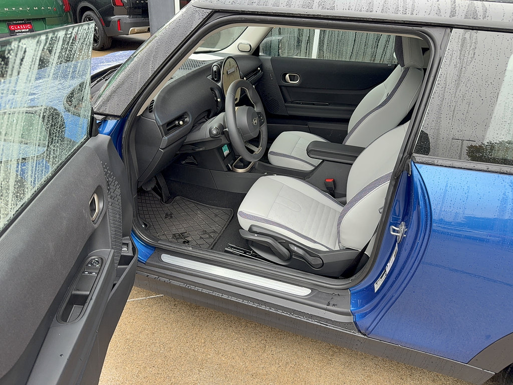 Used 2026 MINI Cooper 2-Door Hardtop FWD image 5