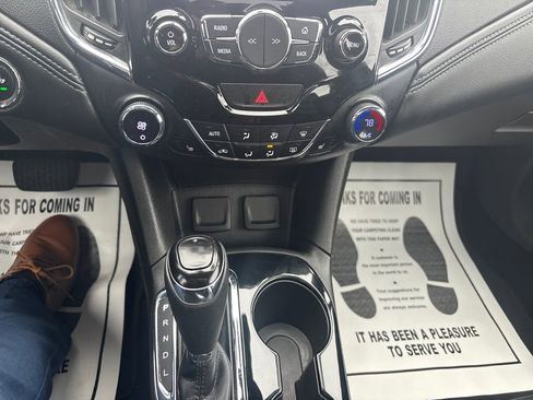 Used 2016 Chevrolet Cruze Premier image 24