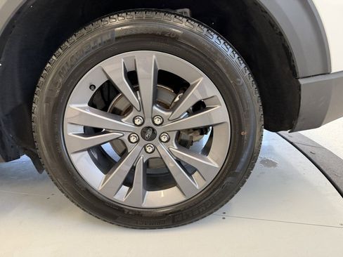 Used 2022 Ford Explorer XLT w/ Equipment Group 202A image 57