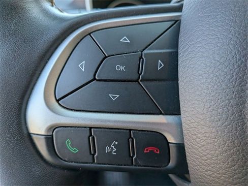 Used 2019 Jeep Compass Latitude image 18