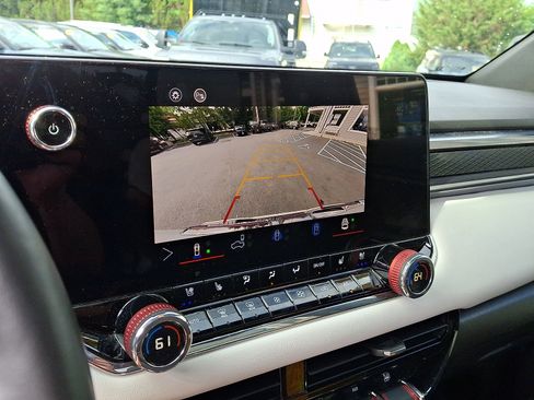 Used 2024 GMC Canyon AT4X AWD/4WD image 19