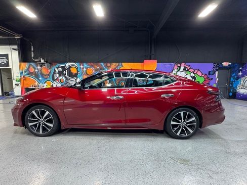 Used 2023 Nissan Maxima SL FWD image 2