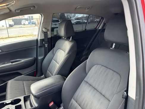 Used 2020 Kia Sportage LX image 8