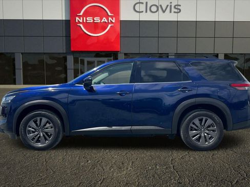Used 2022 Nissan Pathfinder SV AWD/4WD image 6