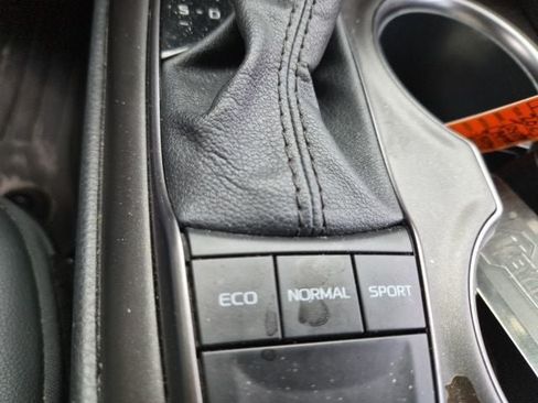 Used 2024 Toyota Camry SE w/ Cold Weather Package FWD image 23