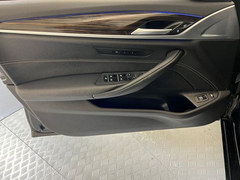 Used 2019 BMW 530e w/ Convenience Package image 11