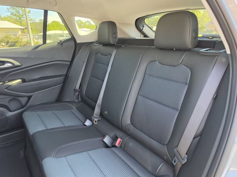 New 2026 Chevrolet Trax LT w/ Driver Confidence Package image 18