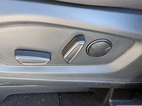 Certified 2023 Ford Explorer Limited image 21