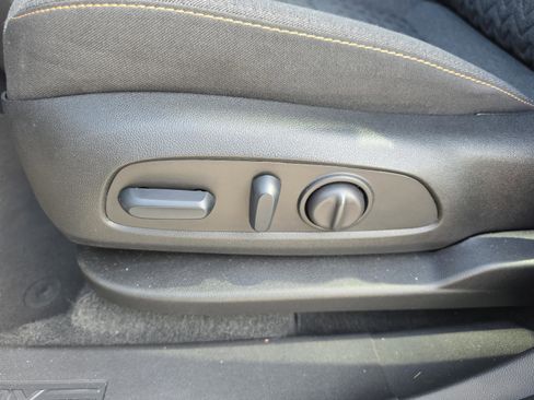 Used 2024 Chevrolet Equinox LT FWD image 23
