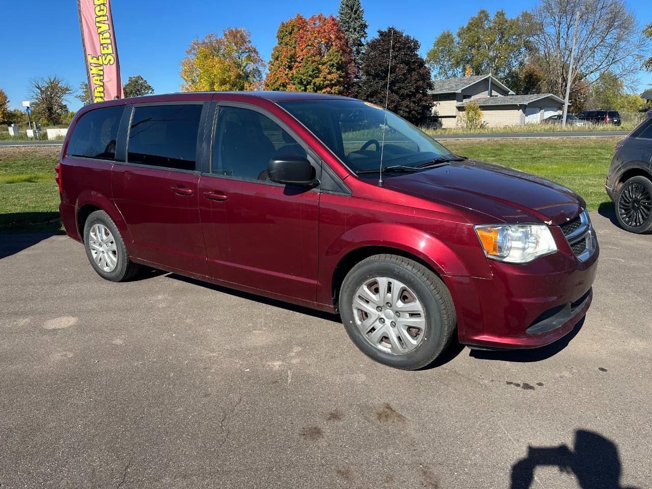 Used 2018 Dodge Grand Caravan SE w/ UConnect Hands-Free Group FWD image 9