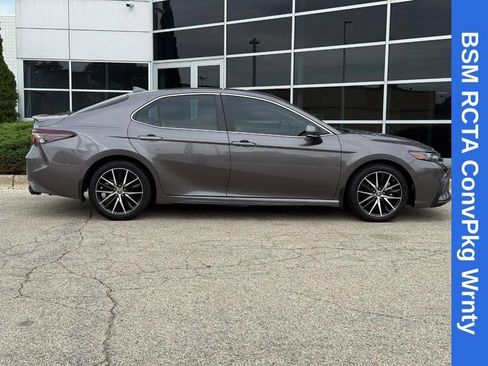 Used 2024 Toyota Camry SE w/ Convenience Package FWD image 2