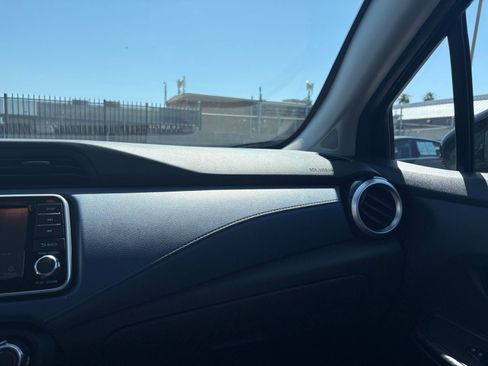 Used 2025 Nissan Versa SV FWD image 34