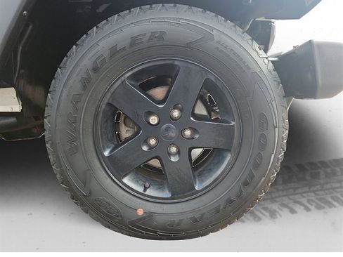 Used 2016 Jeep Wrangler Unlimited Sport image 16