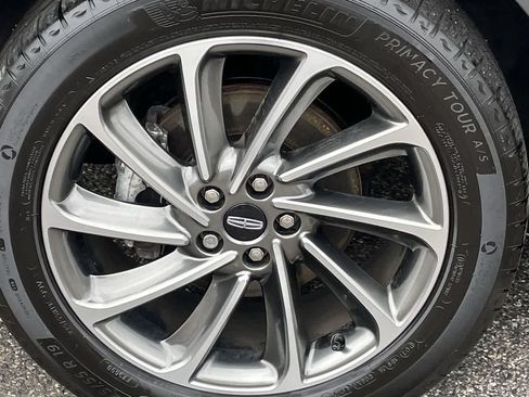 Used 2024 Lincoln Corsair AWD w/ Equipment Group 101A image 38