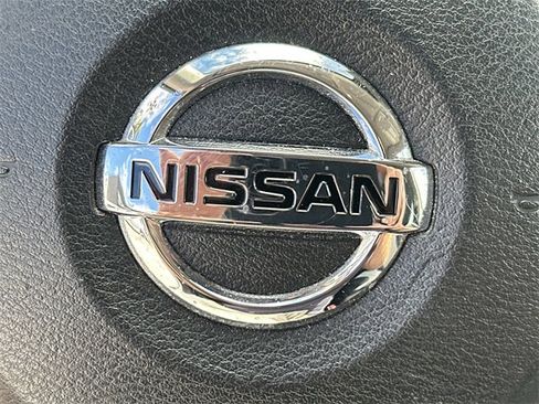 Used 2019 Nissan Rogue SV image 29