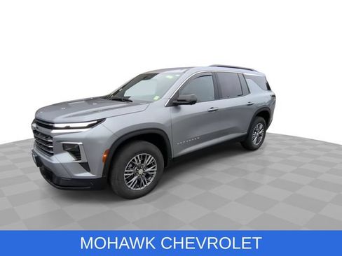 Certified 2024 Chevrolet Traverse LT w/ Trailering Package AWD/4WD image 4