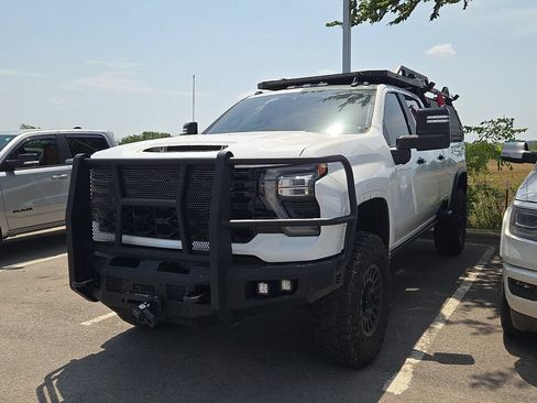 Used 2024 Chevrolet Silverado 2500 ZR2 w/ Technology Package AWD/4WD image 1