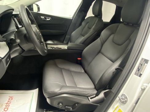 Certified 2025 Volvo XC60 B5 Plus image 11