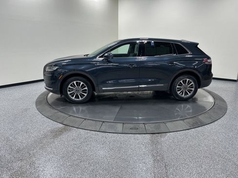 Used 2022 Lincoln Nautilus Reserve image 9