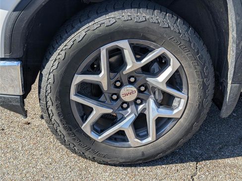 Used 2024 GMC Sierra 1500 SLT w/ SLT Premium Package image 10