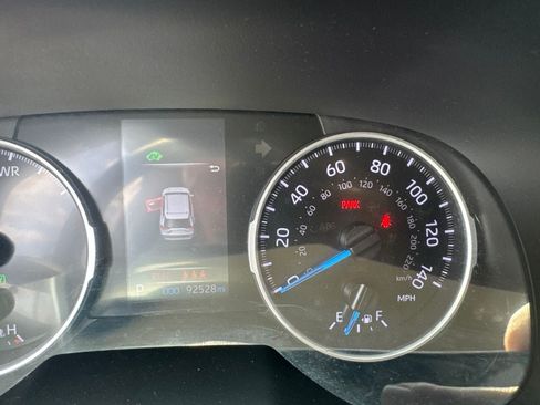 Used 2021 Toyota RAV4 LE AWD/4WD image 11