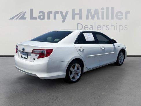 Used 2014 Toyota Camry LE FWD image 5