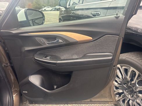 Used 2022 Chevrolet TrailBlazer ACTIV w/ Sun and Liftgate Package image 9