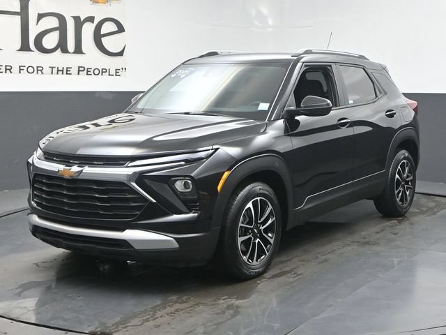 Used 2025 Chevrolet TrailBlazer LT w/ LT Cold Weather Package FWD image 39