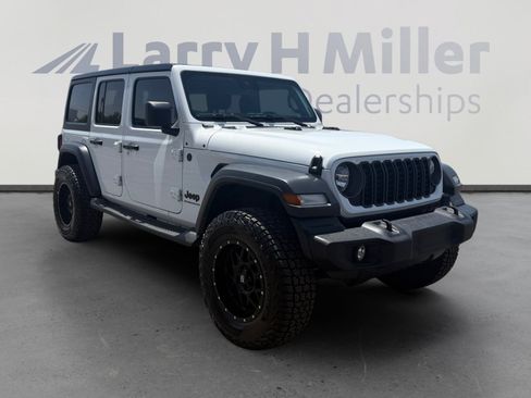 Used 2024 Jeep Wrangler Unlimited Sport AWD/4WD image 7