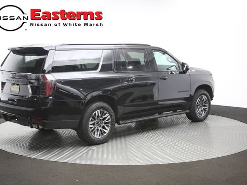 Used 2025 Chevrolet Suburban Z71 AWD/4WD image 45