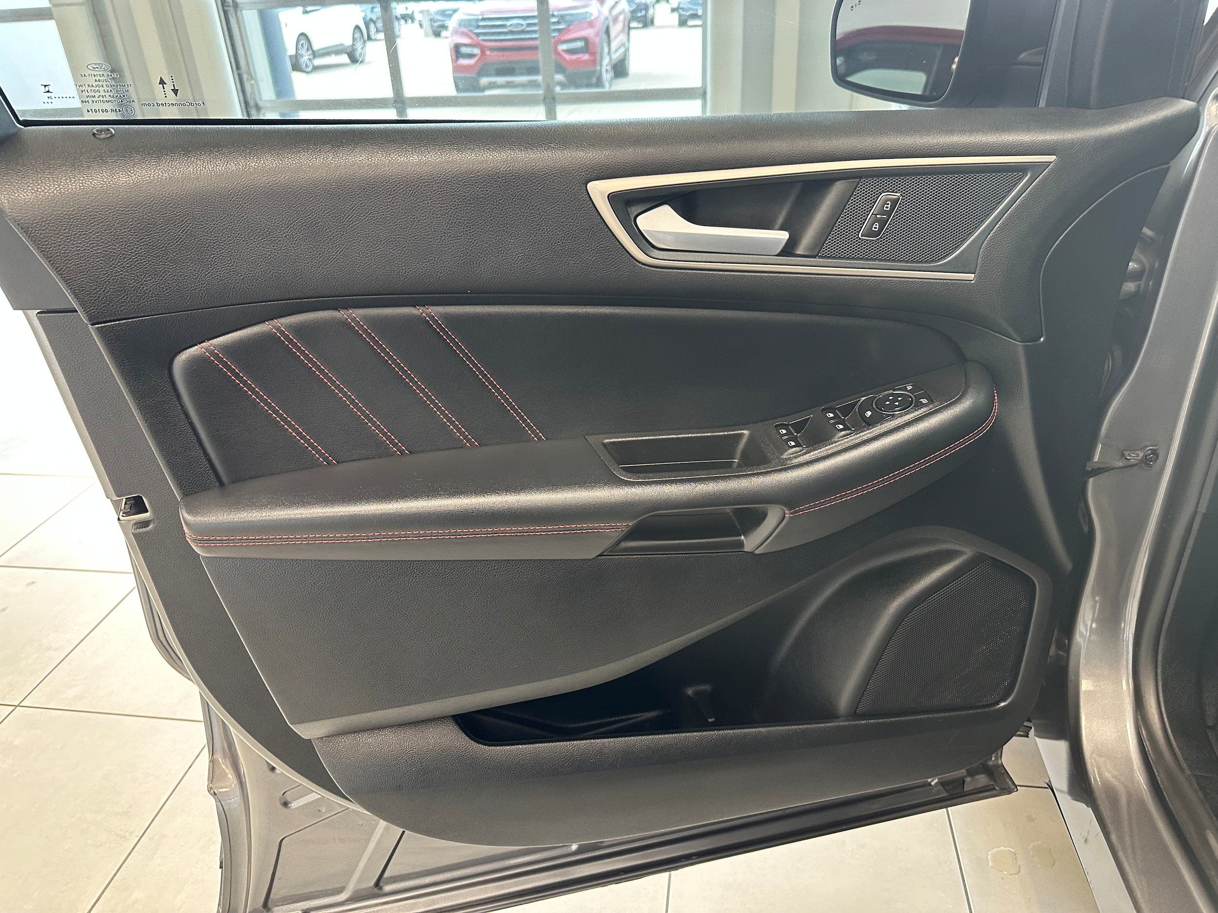 Used 2024 Ford Edge ST-Line AWD/4WD image 11