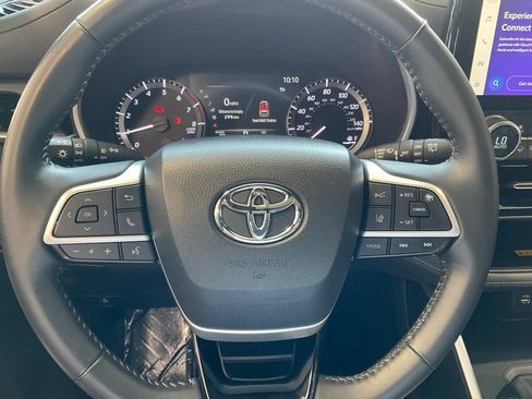 Certified 2023 Toyota Highlander XSE AWD/4WD image 11