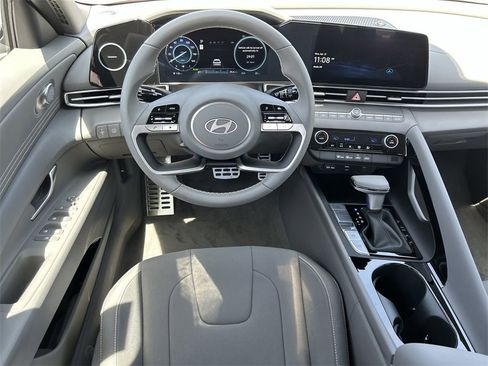 New 2025 Hyundai Elantra SEL image 4
