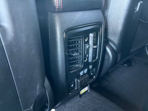 Used 2018 Dodge Durango R/T image 13