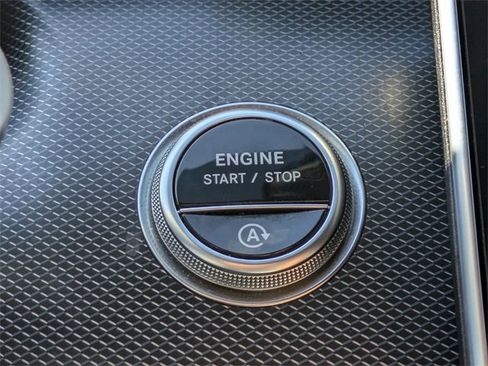 Used 2023 Mercedes-Benz C 300 4MATIC Sedan image 23