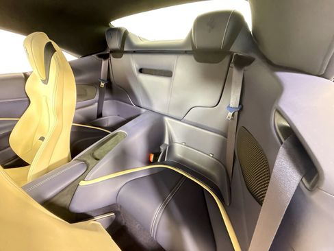 Certified 2025 Ferrari Roma Spider RWD image 19