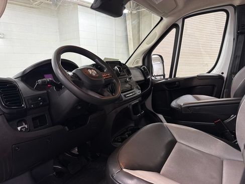 Used 2024 RAM ProMaster 2500 w/ Convenience Group FWD image 7