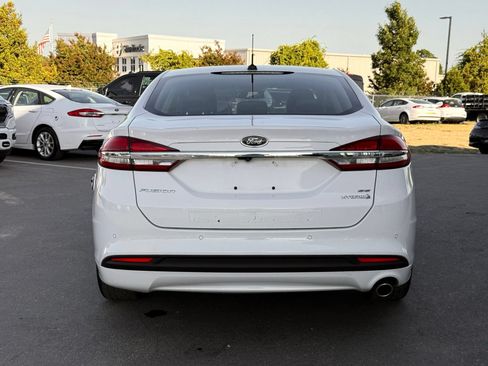 Used 2018 Ford Fusion SE w/ Equipment Group 602A FWD image 8