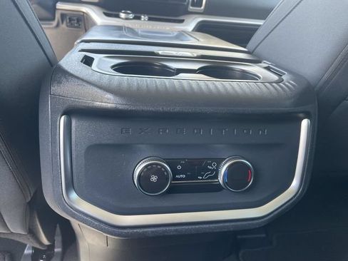 Used 2025 Ford Expedition Active RWD image 21