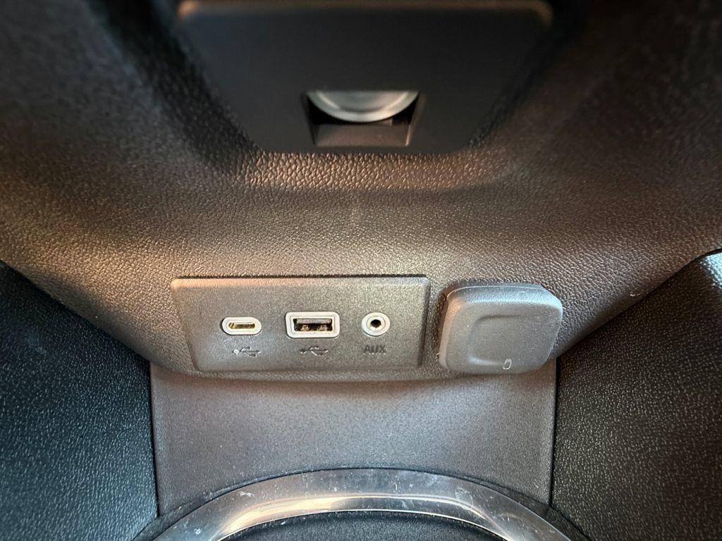 Used 2023 Chevrolet Malibu LT w/ LPO, Floor Liner Package FWD image 27